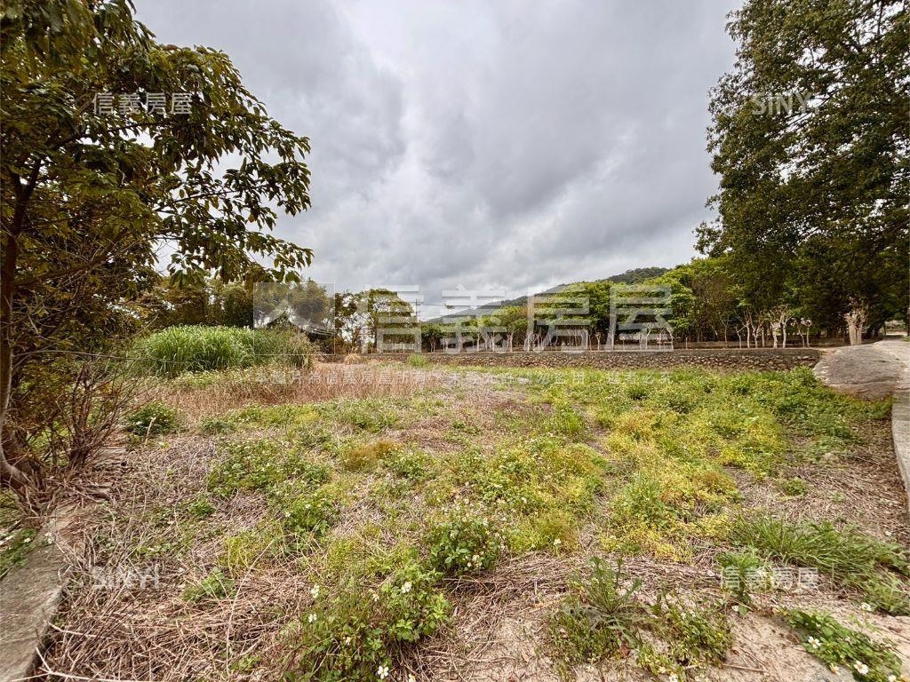 新埔休閒地。平坦大面寬房屋室內格局與周邊環境