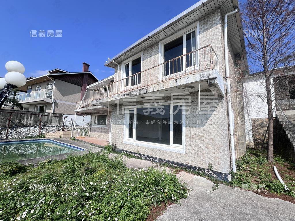 山景泳池威靈頓房屋室內格局與周邊環境