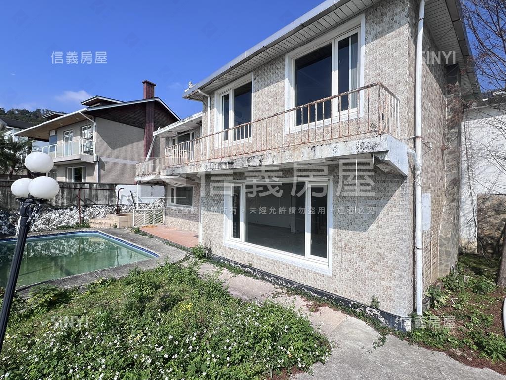 山景泳池威靈頓房屋室內格局與周邊環境