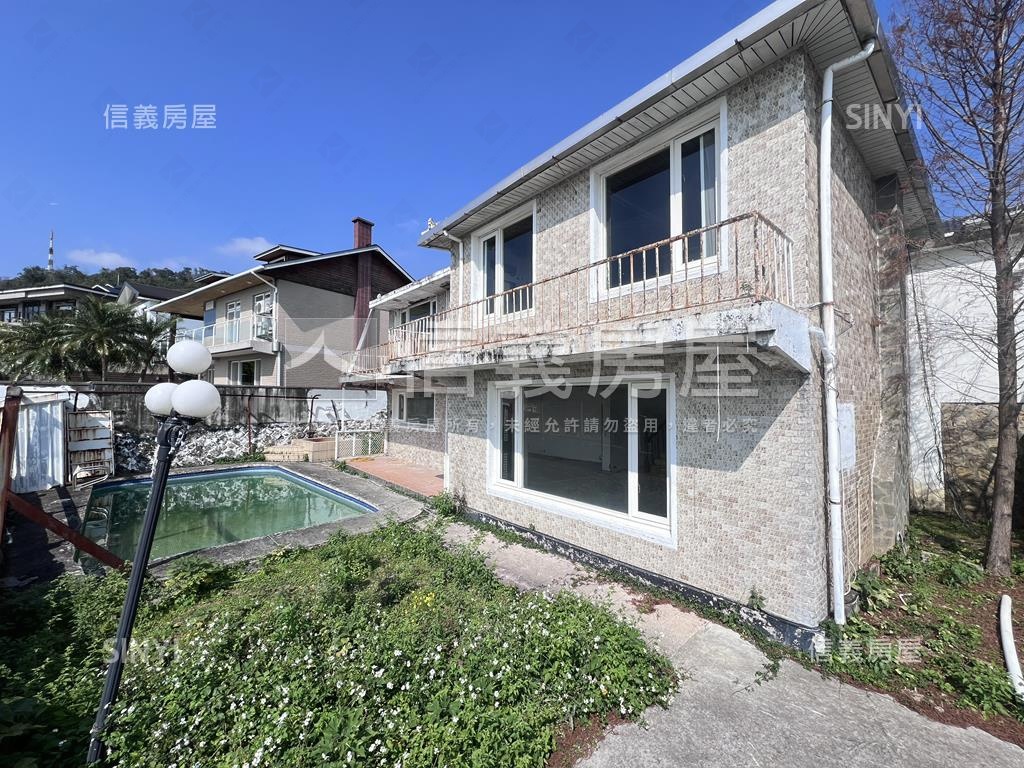 山景泳池威靈頓房屋室內格局與周邊環境