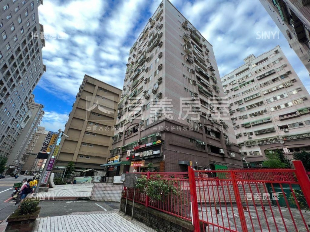 藝文稀有福利國收租套房房屋室內格局與周邊環境