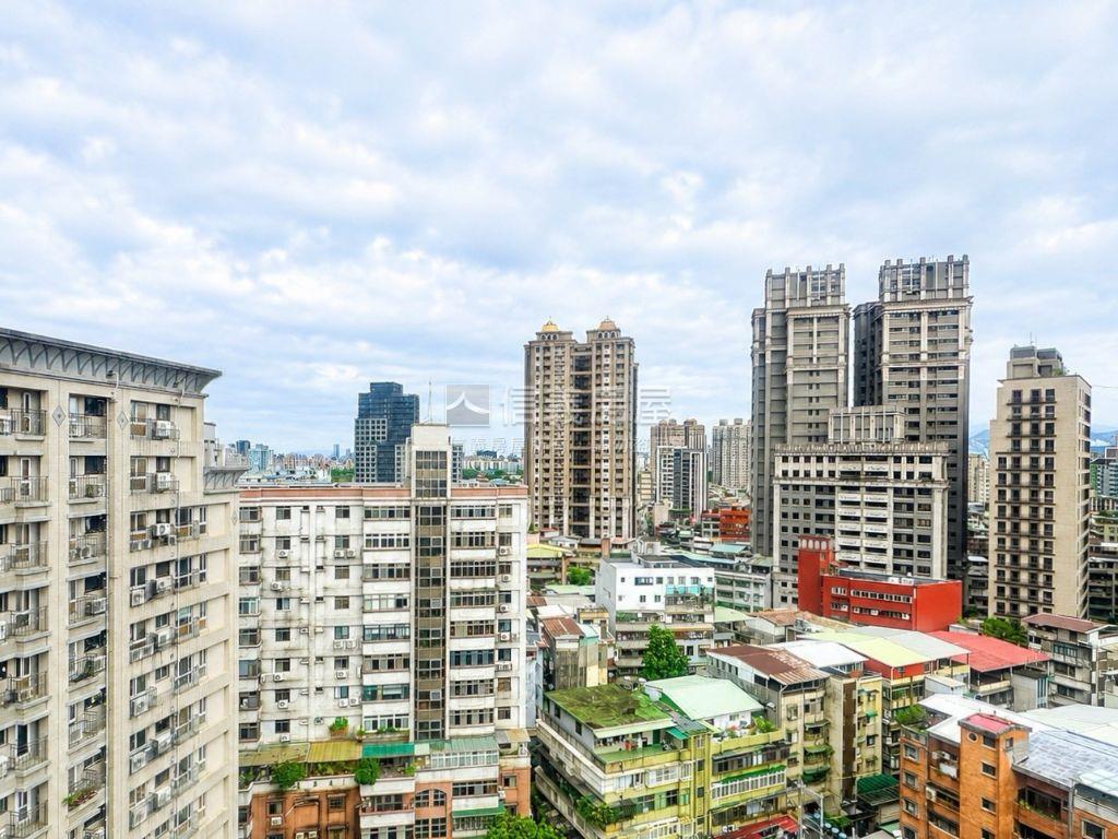 頂溪捷運｜雙星高樓景套房房屋室內格局與周邊環境