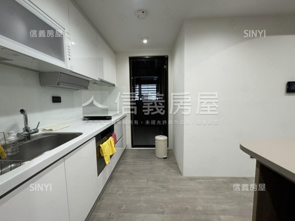 亞灣鳳凰灣溫馨美宅房屋室內格局與周邊環境