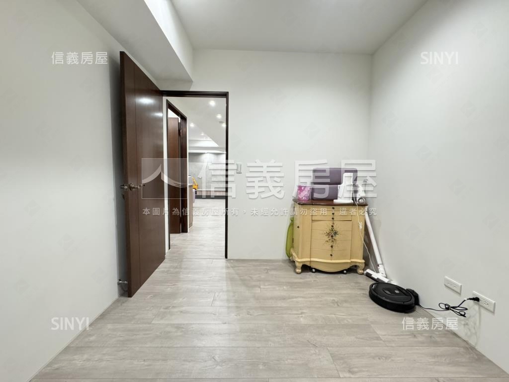 亞灣鳳凰灣溫馨美宅房屋室內格局與周邊環境