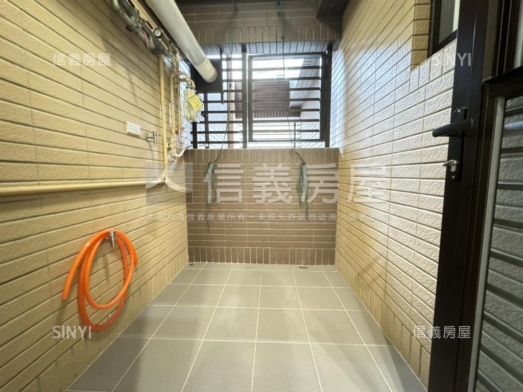 亞灣鳳凰灣溫馨美宅房屋室內格局與周邊環境