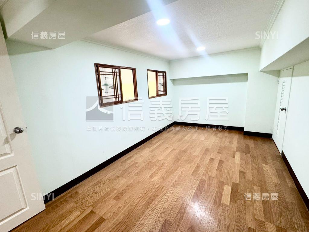 小巨人·次頂樓景觀美宅房屋室內格局與周邊環境