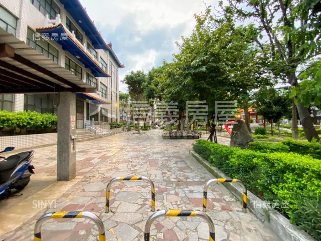小巨人·次頂樓景觀美宅房屋室內格局與周邊環境