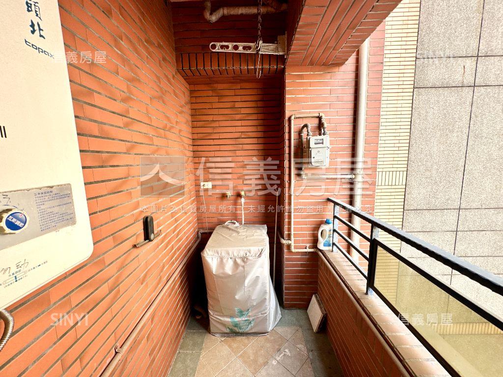 榮總商圈３＋１室平面車位房屋室內格局與周邊環境