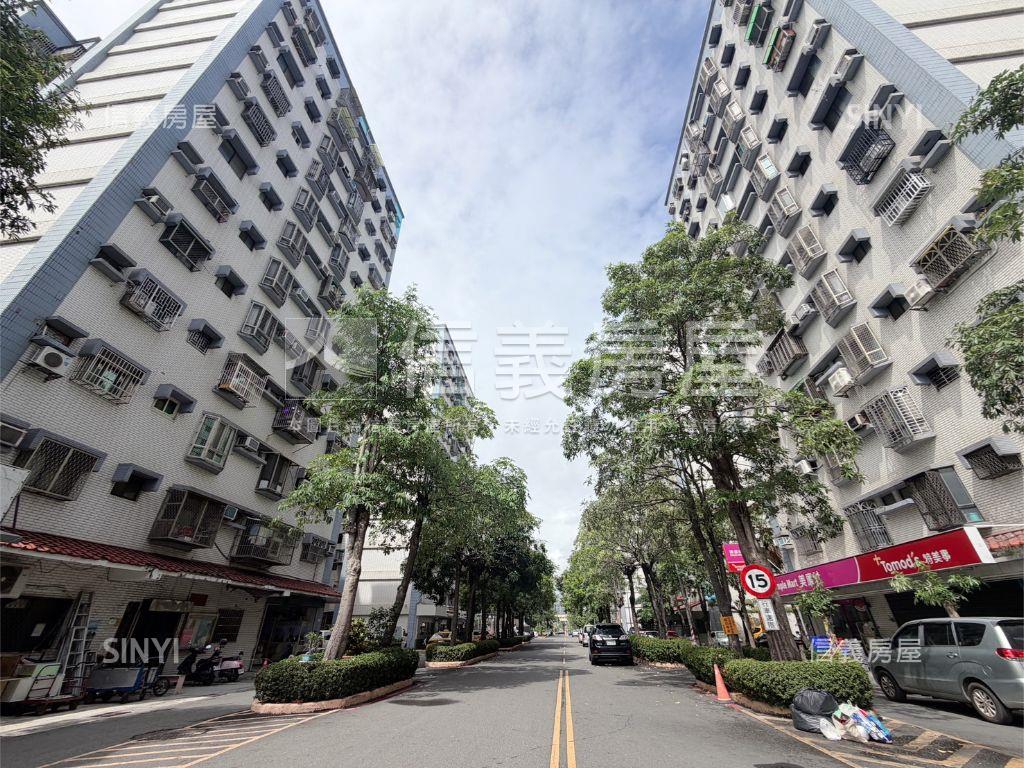 亞灣正勤面寬三店面房屋室內格局與周邊環境