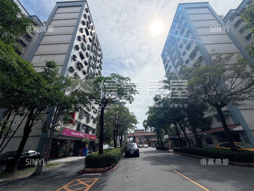 亞灣正勤面寬三店面房屋室內格局與周邊環境