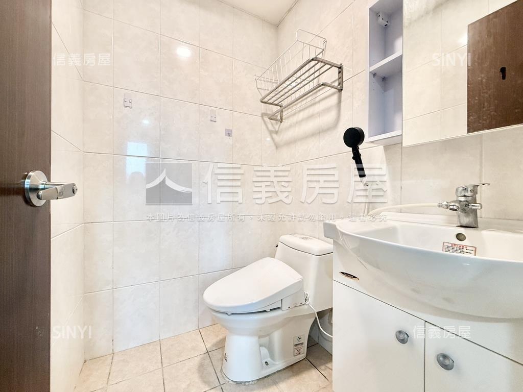 朝南前後陽台三房車位房屋室內格局與周邊環境