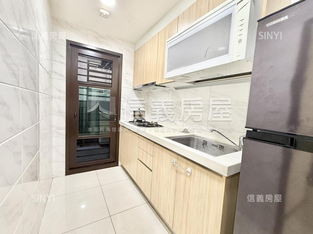 朝南前後陽台三房車位房屋室內格局與周邊環境