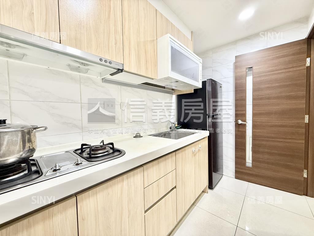 朝南前後陽台三房車位房屋室內格局與周邊環境