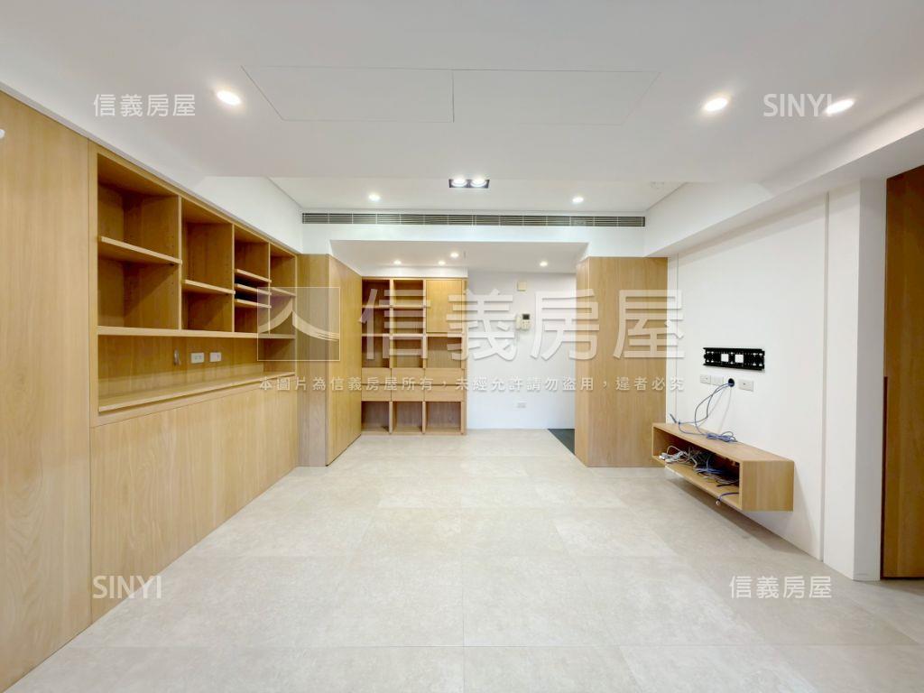 秀峰庭暖木無印大兩房車位房屋室內格局與周邊環境