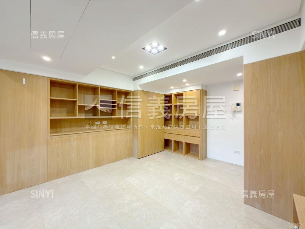 秀峰庭暖木無印大兩房車位房屋室內格局與周邊環境