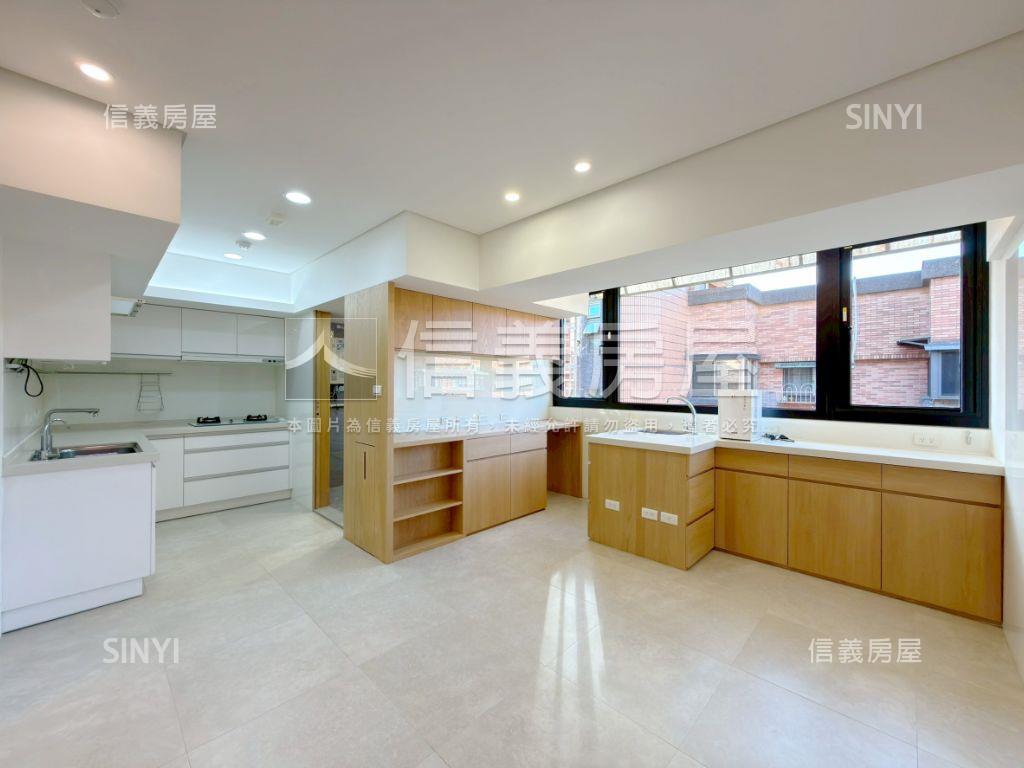 秀峰庭暖木無印大兩房車位房屋室內格局與周邊環境