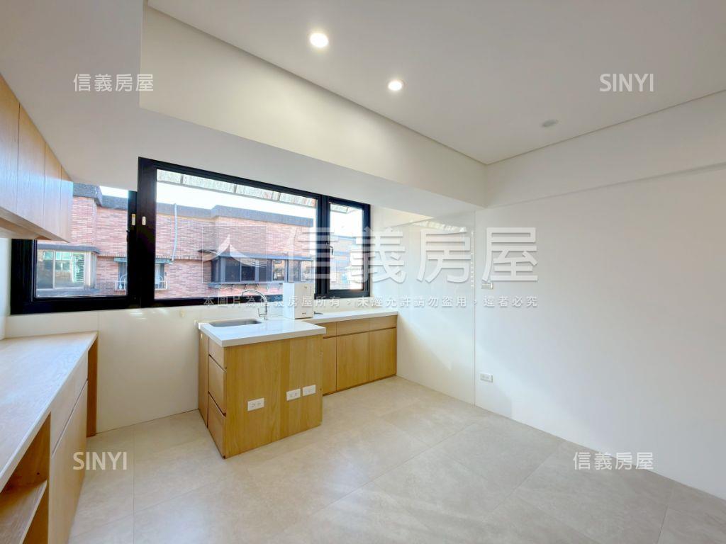 秀峰庭暖木無印大兩房車位房屋室內格局與周邊環境