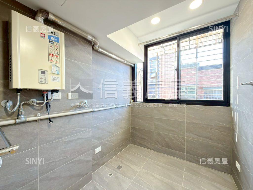 秀峰庭暖木無印大兩房車位房屋室內格局與周邊環境