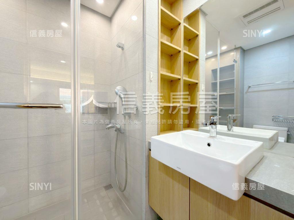 秀峰庭暖木無印大兩房車位房屋室內格局與周邊環境