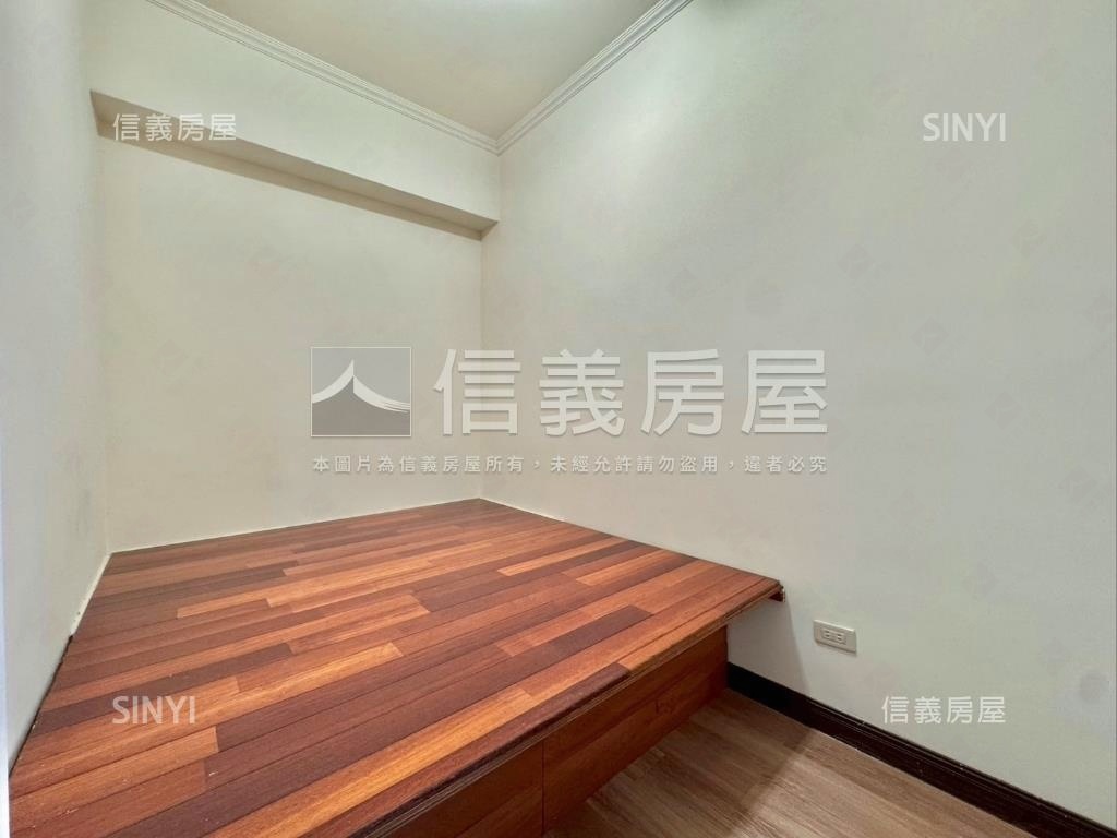 ｎｅｗ小城稀有兩房房屋室內格局與周邊環境