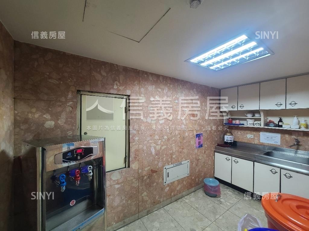 藝文中正路摩天精品商辦房屋室內格局與周邊環境