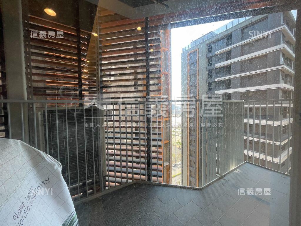 近Ａ１８璞園的家３房車位房屋室內格局與周邊環境