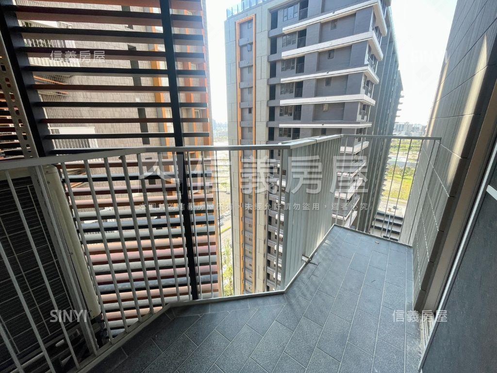 近Ａ１８璞園的家３房車位房屋室內格局與周邊環境