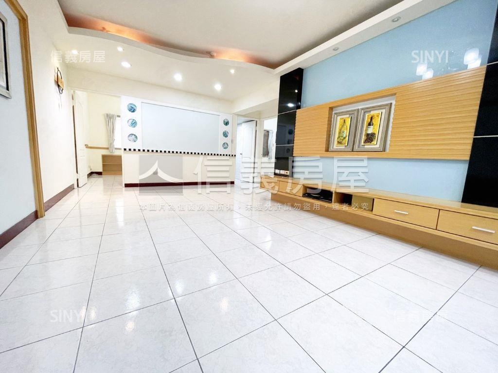 近高鐵高樓裝潢三房車位房屋室內格局與周邊環境