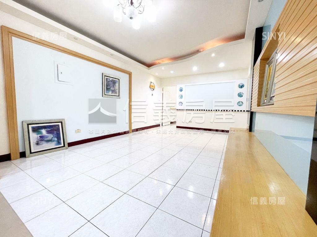 近高鐵高樓裝潢三房車位房屋室內格局與周邊環境