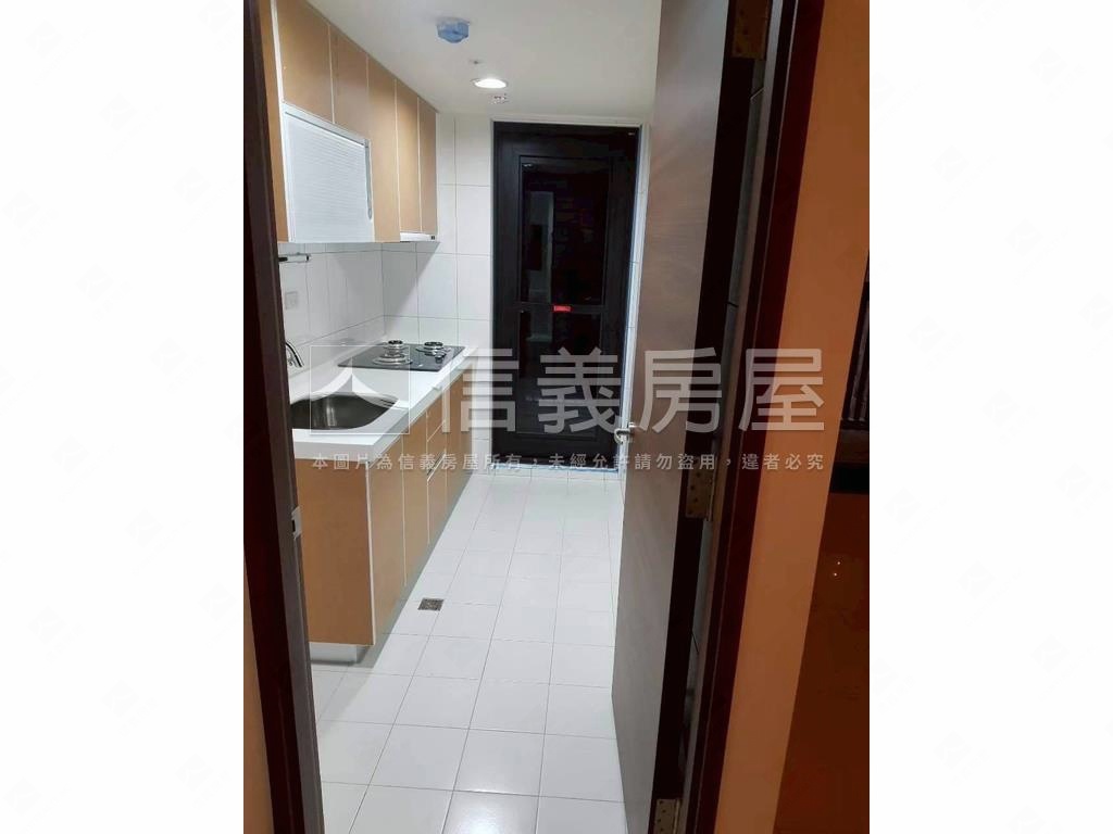 海洋都心精裝三房車位房屋室內格局與周邊環境