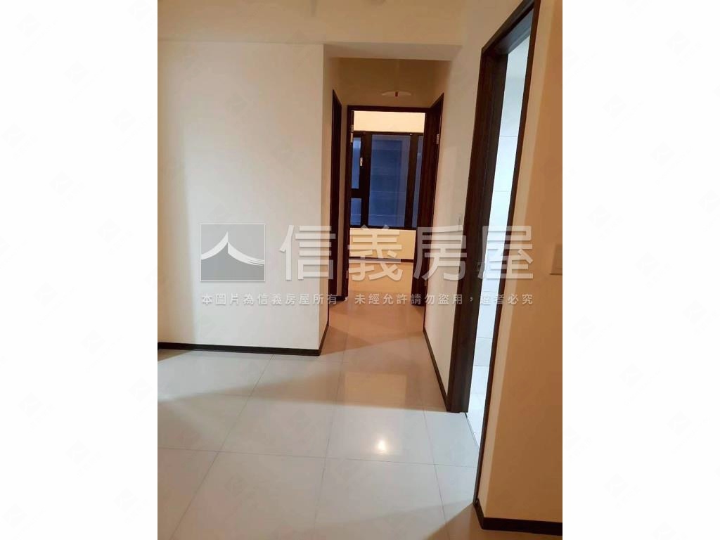 海洋都心精裝三房車位房屋室內格局與周邊環境