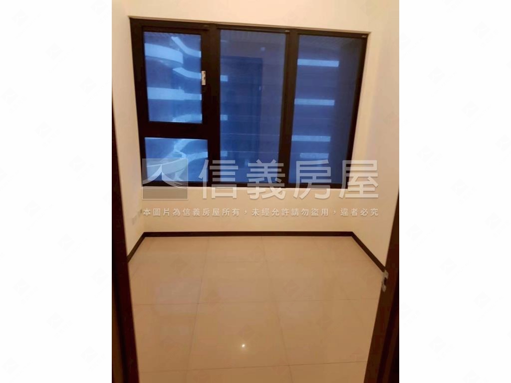 海洋都心精裝三房車位房屋室內格局與周邊環境