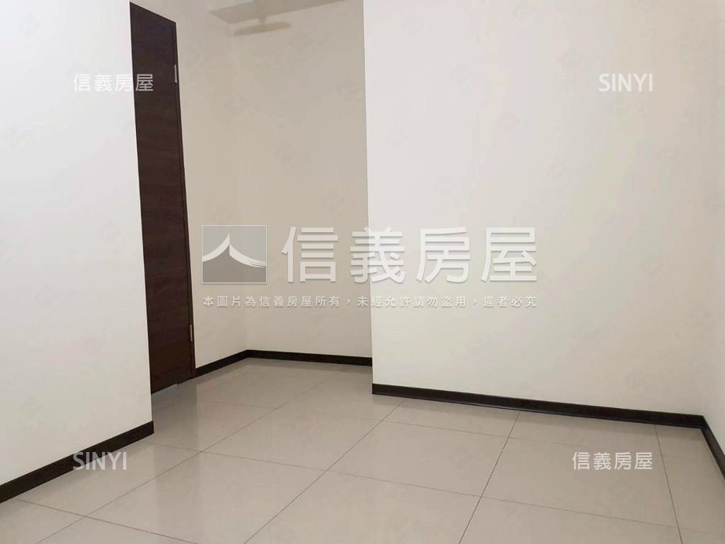 海洋都心精裝三房車位房屋室內格局與周邊環境