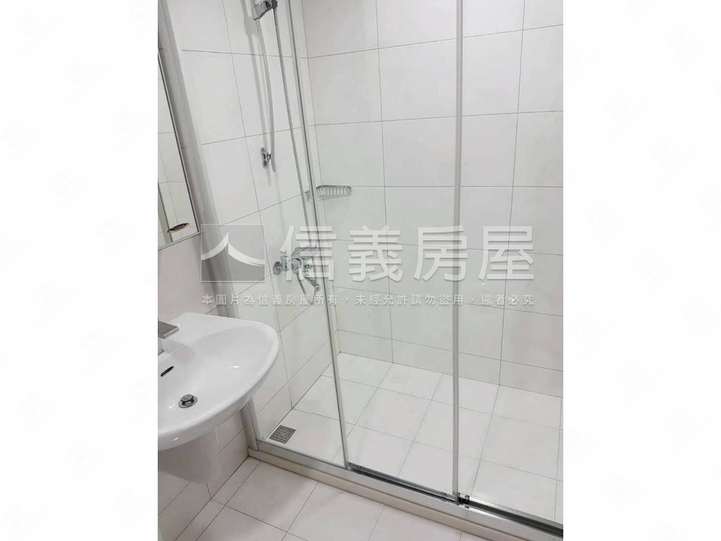 海洋都心精裝三房車位房屋室內格局與周邊環境