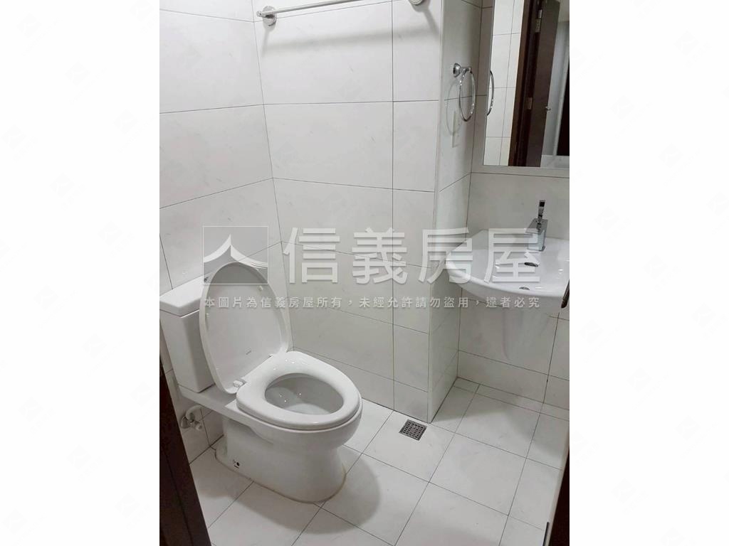 海洋都心精裝三房車位房屋室內格局與周邊環境