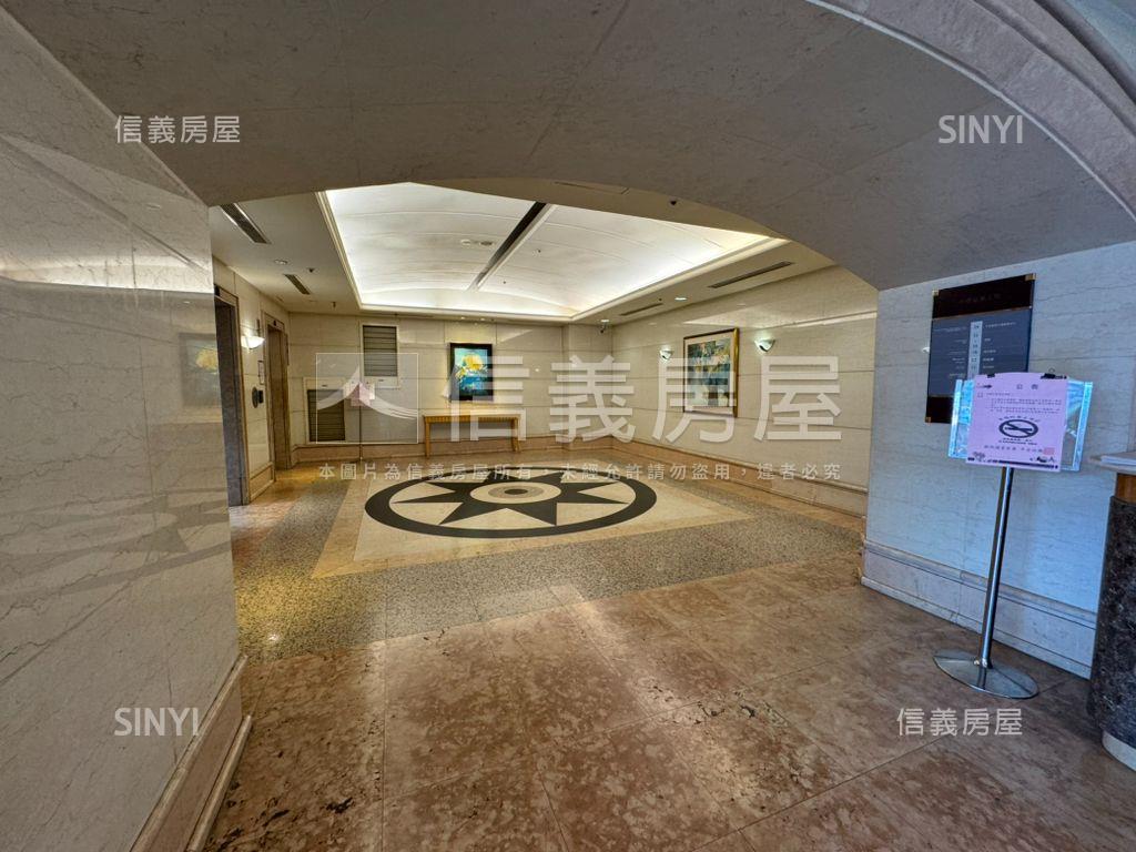 金典高樓雙面採光視野戶Ａ房屋室內格局與周邊環境