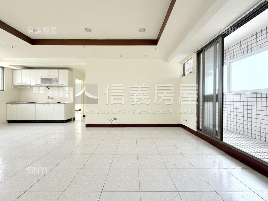 市中心採光三房稀有平車房屋室內格局與周邊環境