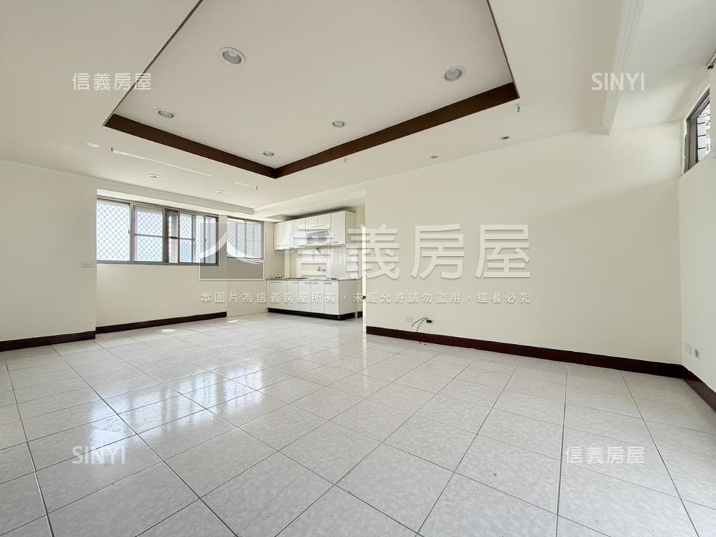 市中心採光三房稀有平車房屋室內格局與周邊環境