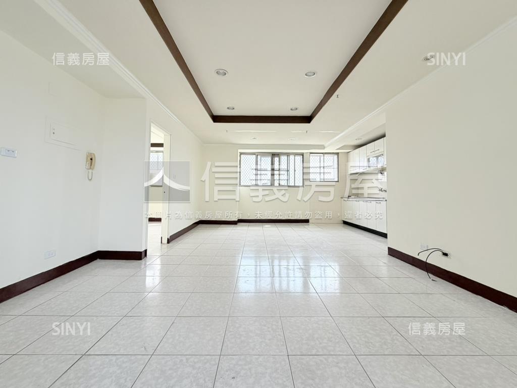 市中心採光三房稀有平車房屋室內格局與周邊環境