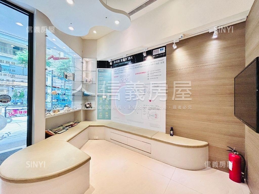近未來捷運Ｇ１１站店面房屋室內格局與周邊環境