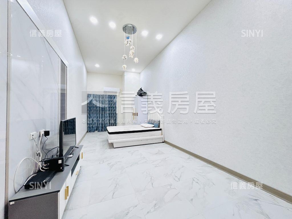 全聯樓上挑高大空間房屋室內格局與周邊環境