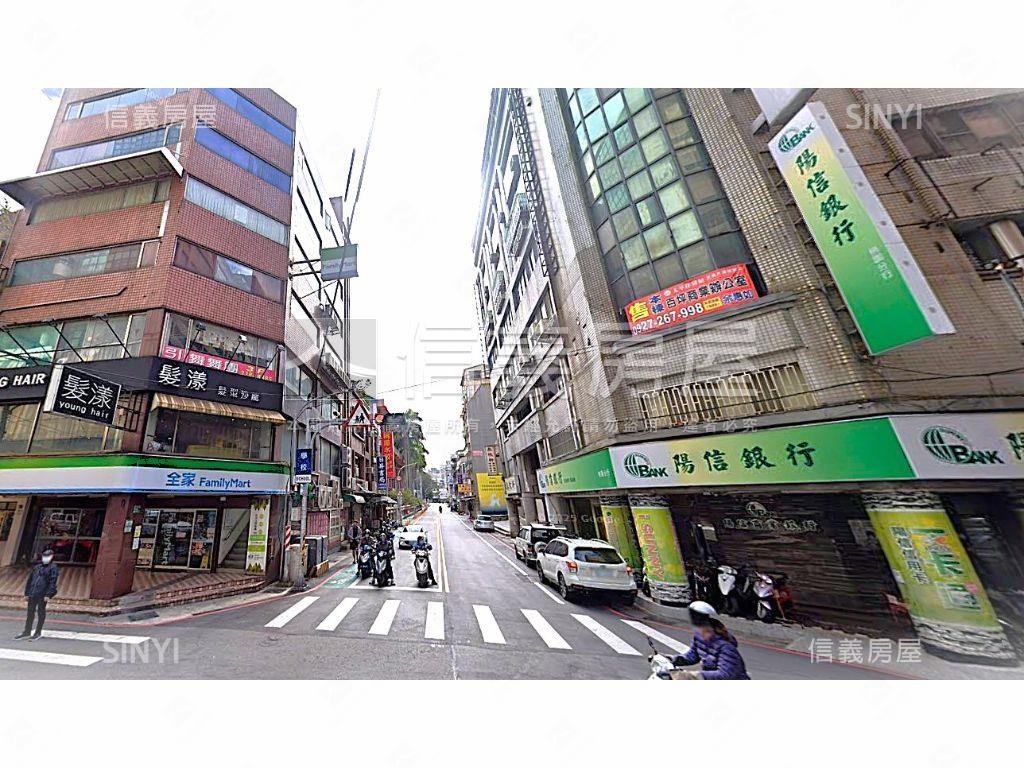 全聯樓上挑高大空間房屋室內格局與周邊環境