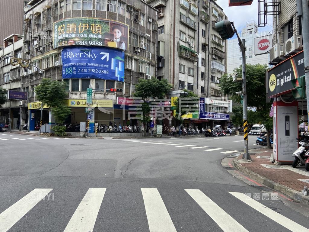 四號公園電梯大三房房屋室內格局與周邊環境