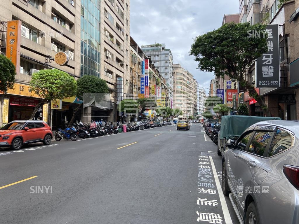 四號公園電梯大三房房屋室內格局與周邊環境