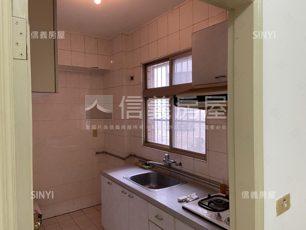 四號公園電梯大三房房屋室內格局與周邊環境