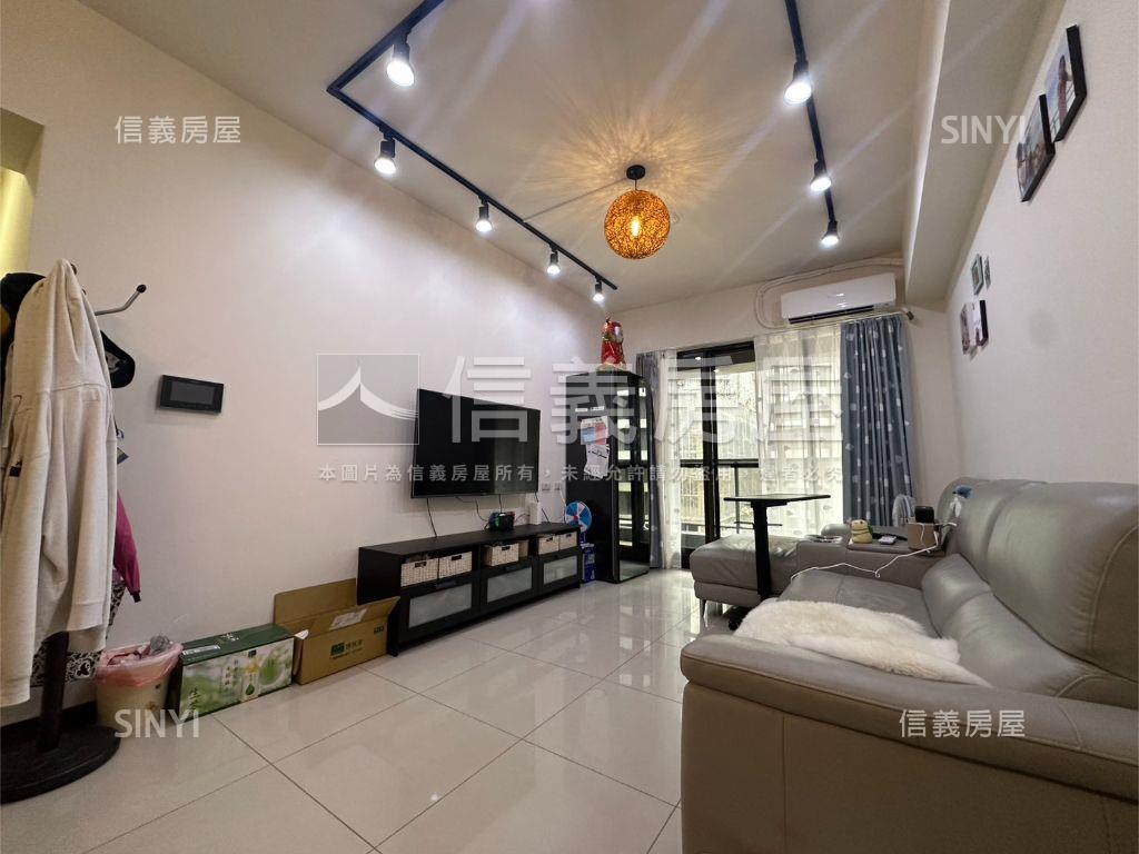 青埔誠佳品學精美三房車位房屋室內格局與周邊環境