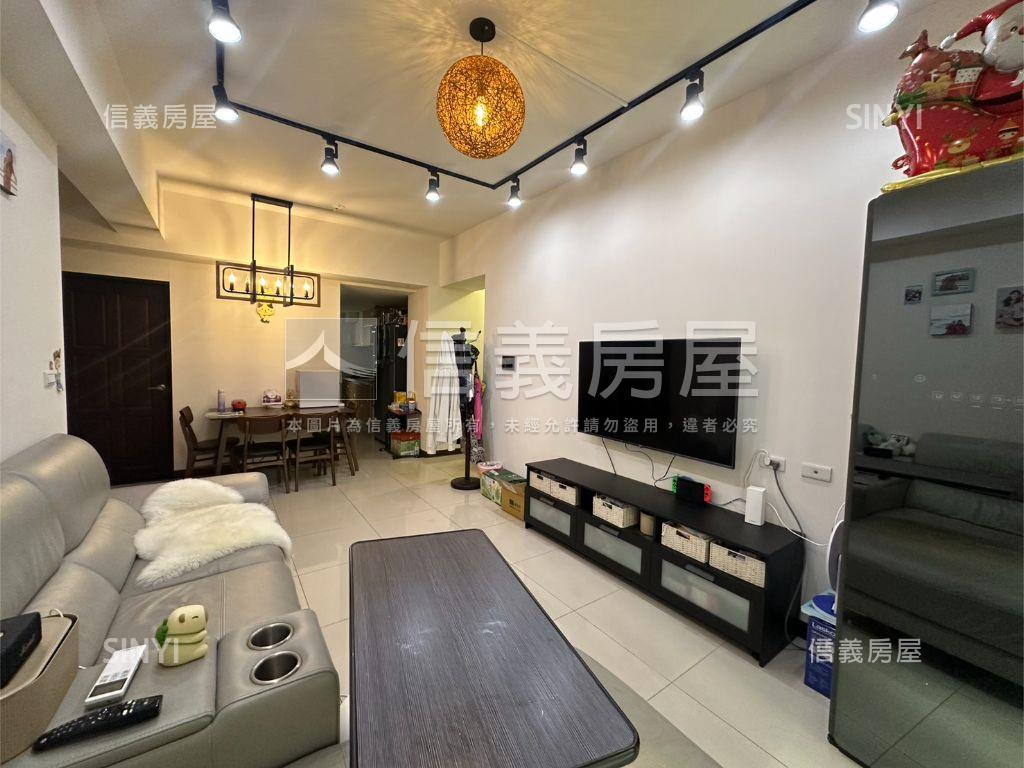 青埔誠佳品學精美三房車位房屋室內格局與周邊環境