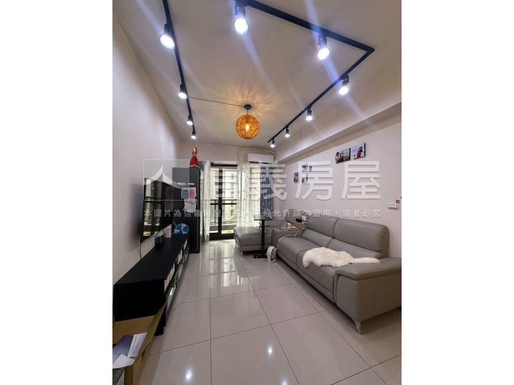 青埔誠佳品學精美三房車位房屋室內格局與周邊環境