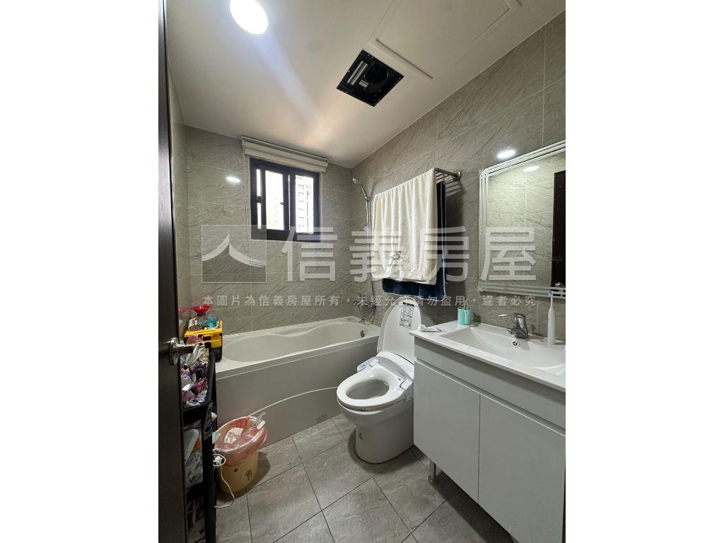 青埔誠佳品學精美三房車位房屋室內格局與周邊環境