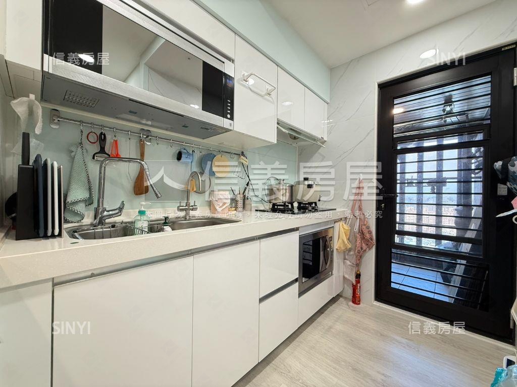 太陽帝國兩房帶車位房屋室內格局與周邊環境